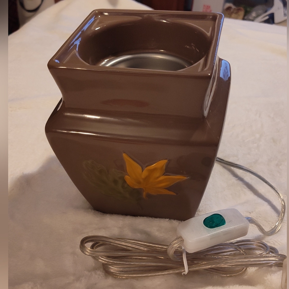 Yankee Candle Brown Ceramic Wax Warmer with Yellow and Green Leaves